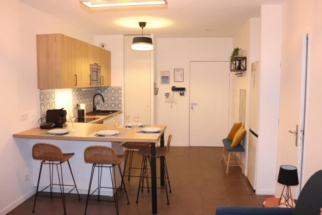 Les Cedres -Tram A 50 Metres, Bordeaux A 5 Minutes, Parking Apartment เซอนง ภายนอก รูปภาพ