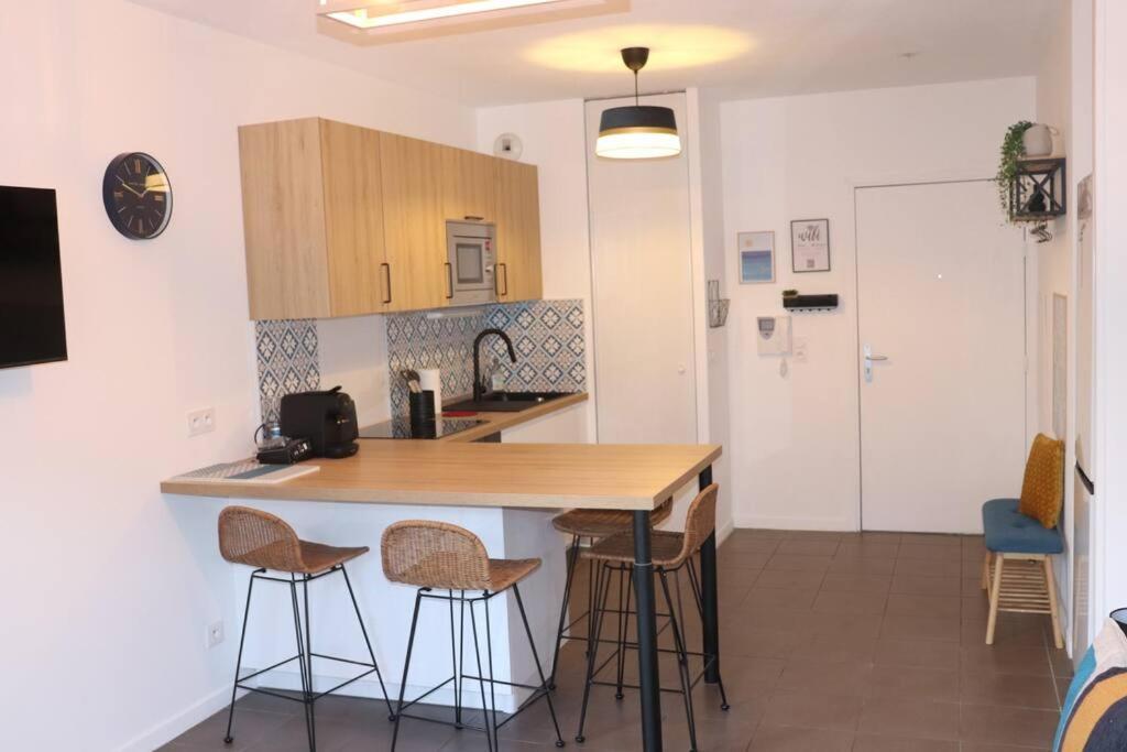 Les Cedres -Tram A 50 Metres, Bordeaux A 5 Minutes, Parking Apartment เซอนง ภายนอก รูปภาพ