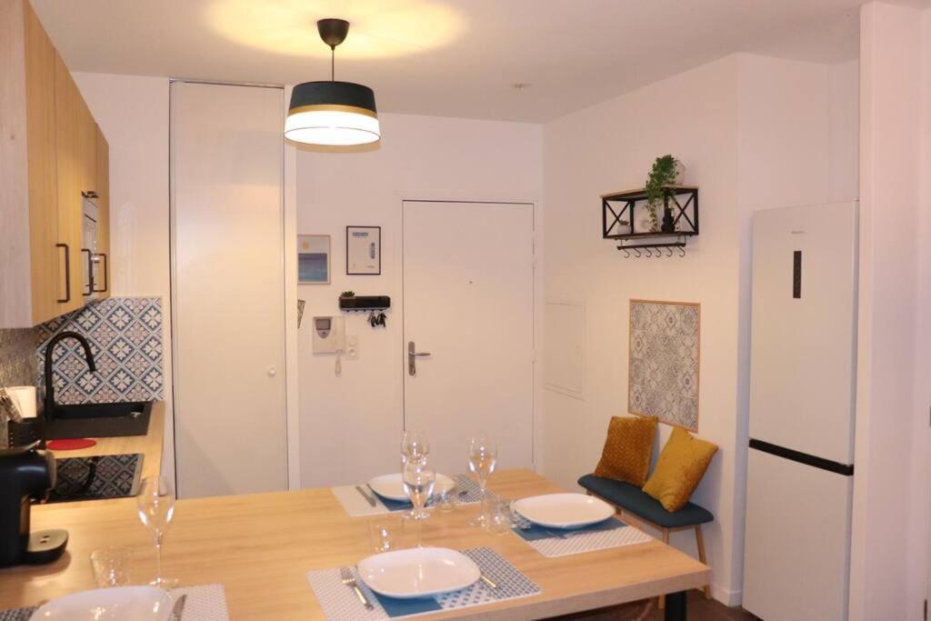 Les Cedres -Tram A 50 Metres, Bordeaux A 5 Minutes, Parking Apartment เซอนง ภายนอก รูปภาพ