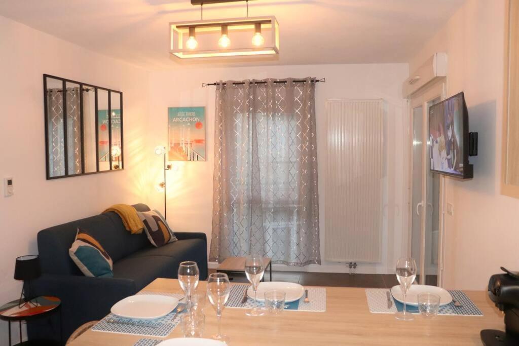 Les Cedres -Tram A 50 Metres, Bordeaux A 5 Minutes, Parking Apartment เซอนง ภายนอก รูปภาพ